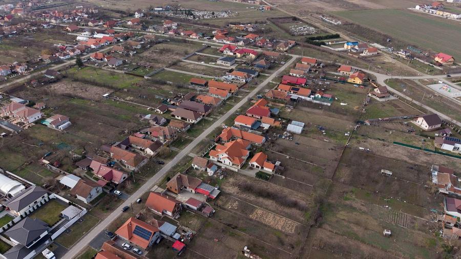 Teren Construcții intravilan de 1439 mp, în Urseni