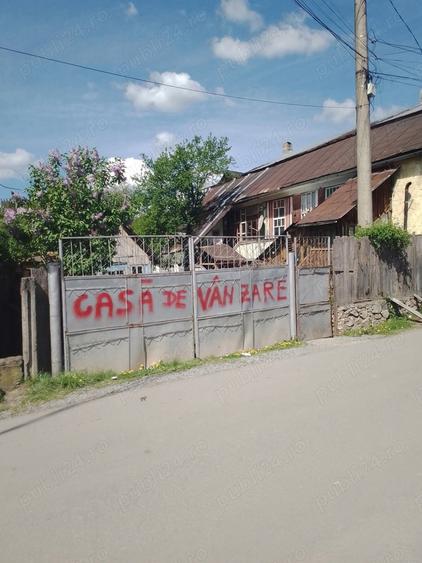Casă cu 3 camere cu Teren 600 Mp în Câmpeni