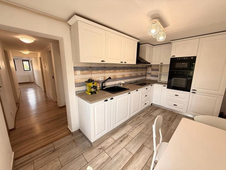 Apartament cu 3 camere decomandat, mobilat în Banu Manta