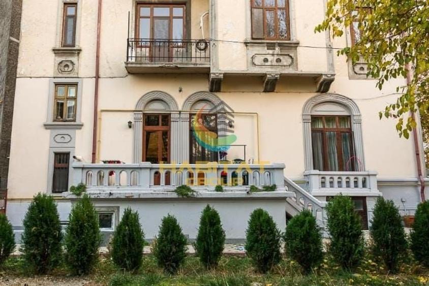 Apartament cu 6 camere decomandat în Unirii