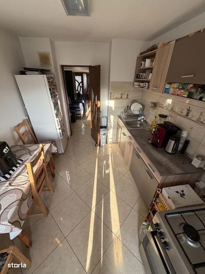 Apartament cu 5 camere decomandat în Decebal