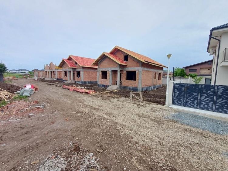 Casă cu 4 camere în Cernica