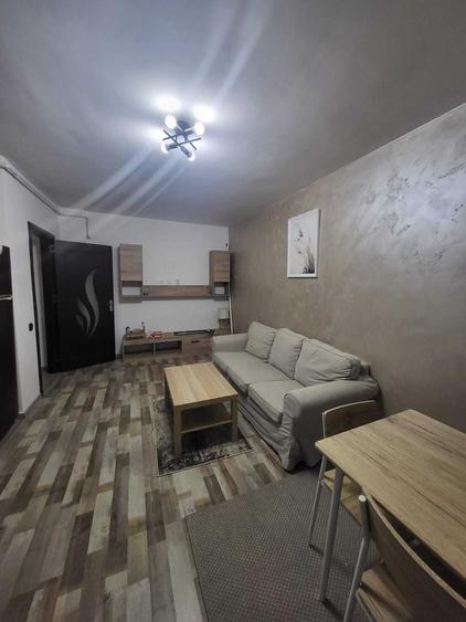 Apartament cu 2 camere decomandat în Central — fotografia 3