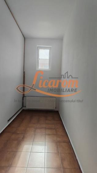 Spațiu industrial, de 1,900 mp, în Astra