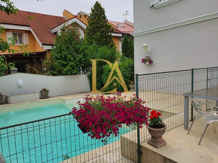 Casă cu 7 camere cu Canalizare în Central