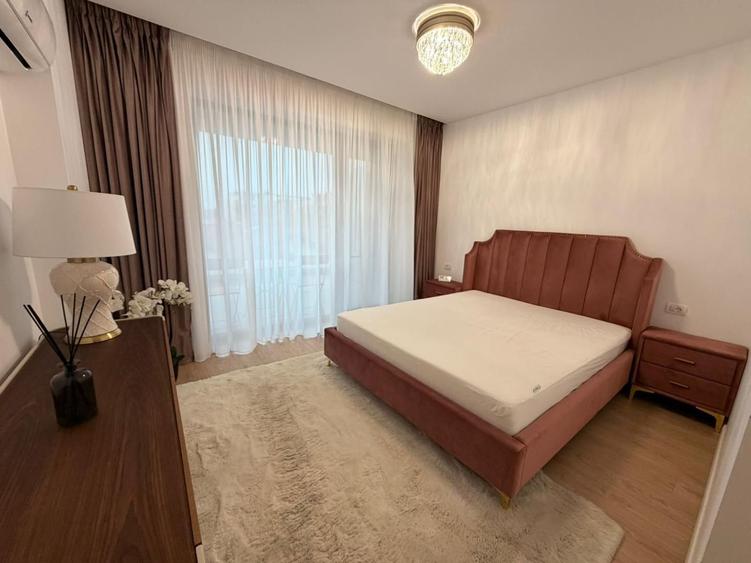 Apartament cu 4 camere decomandat, mobilat în Iancu Nicolae
