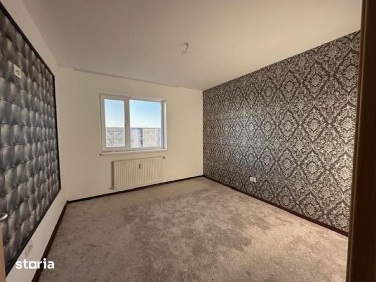 Apartament cu 3 camere decomandat în Nufărul