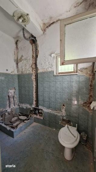 Casă cu 2 camere decomandat cu Teren 66 Mp în Dorobanți
