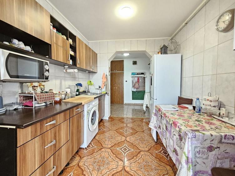Aparatorii Patriei| Centrala termica proprie| 6 min metrou| Doua bai - 14