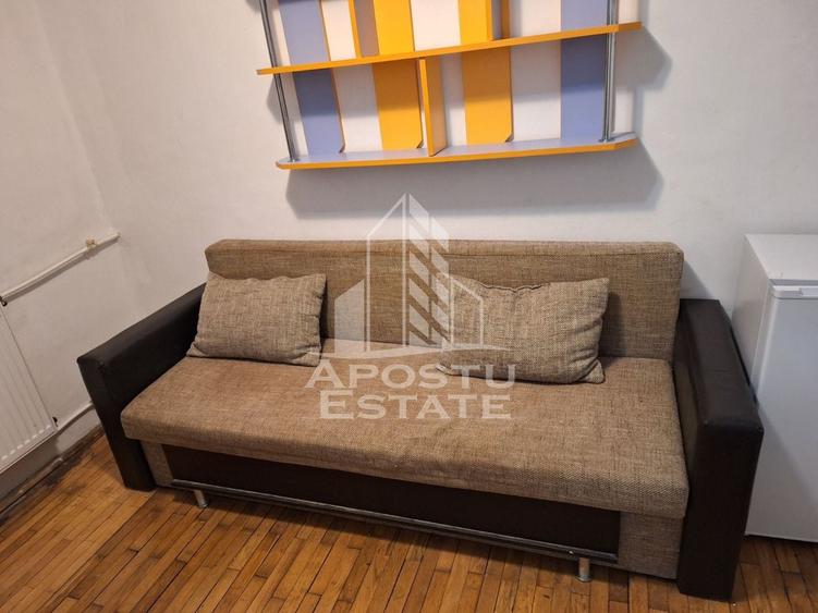 Garsonieră decomandată, mobilată în Complex Studențesc
