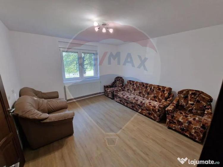 Casă cu 4 camere cu Teren 572 Mp în Micălaca