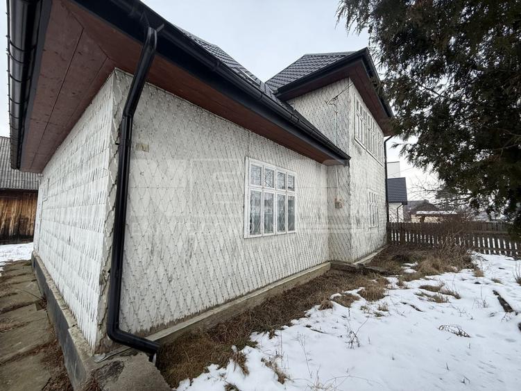 Casă individuală cu 4 camere cu Canalizare în Vicovu de Sus