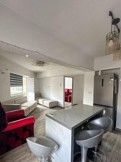 Apartament cu 3 camere decomandat în Hârșova