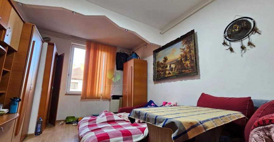 Garsoniera cf 2,etajul 2,Tractorul,40000 Euro - 2