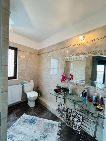 VILĂ TIP DUPLEX – PALAZU MARE VEDERE LA LAC 225000 € - 25