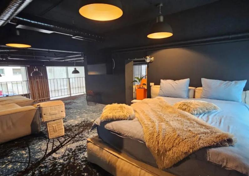 Spatiu Comercial -Piata 1 Mai - 8