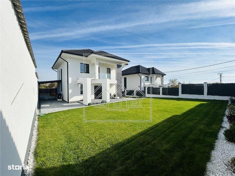 Casă cu 4 camere în Daia