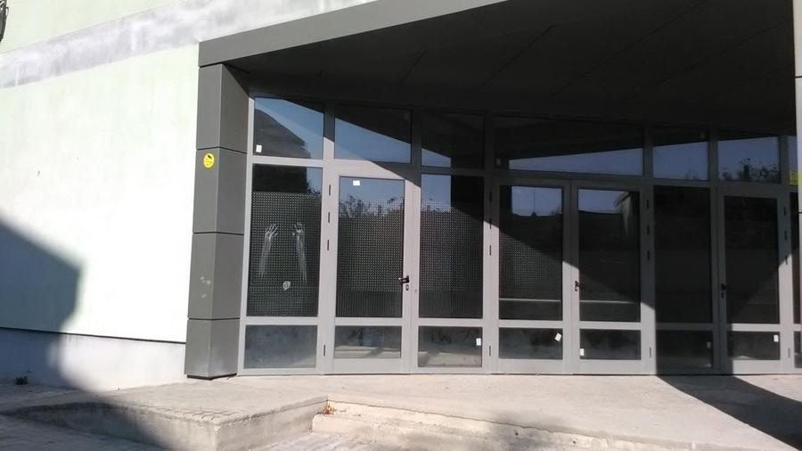 PROPRIETAR VAND SPATIU COMERCIAL - 4