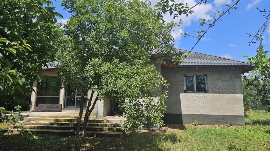 Se vinde casa la rosu si teren! - 2