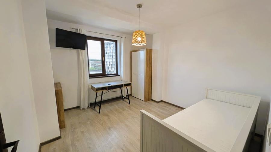 Apartament cu 3 camere decomandat, mobilat în Nicolina