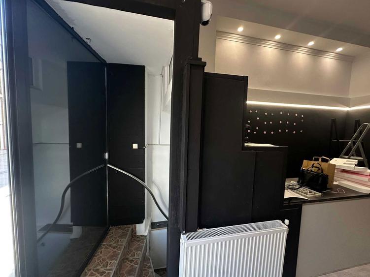 Spatiu comercial centru vechi - 6