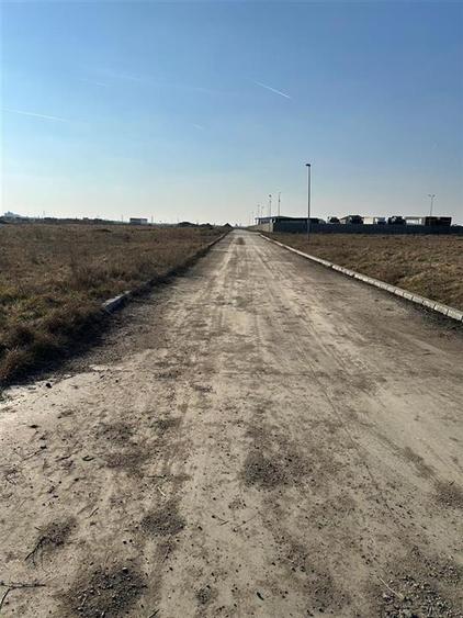 Inchiriem parcare/ teren generos, aproape de Centura Aradului - 3