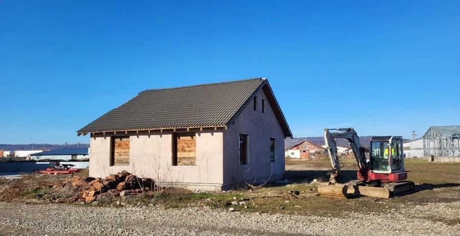 Teren cu constructii giratoriu Oradea(Osorhei)-Cluj, 7010 mp, 141 € /mp - 6