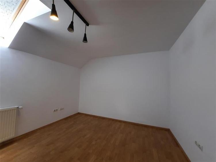 Casa cu 4 camere,105 mp, situata in cartierul Europa! - 9