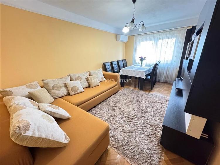 Apartament modern 3 camere balcon si pivnita zona Vasile Aaron