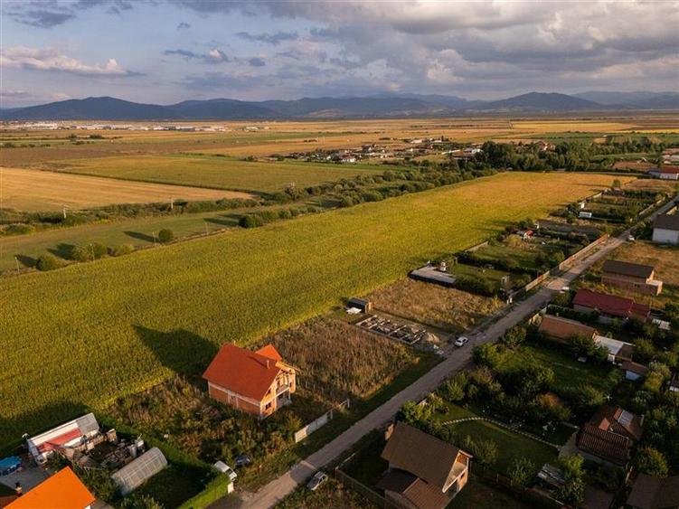 Teren Construcții intravilan de 1000 mp, în Hărman