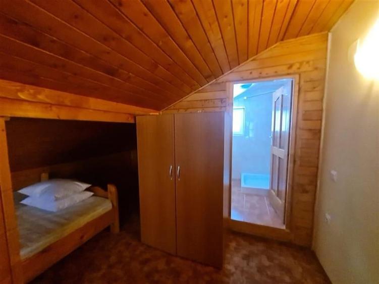 Incadrata de 4.200mp teren, Vila cu potential turistic, in inima Predealului - 33