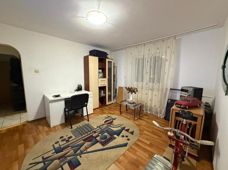 Piata Resita Berceni sector 4 - apartament 2 camere confort 2 - 2