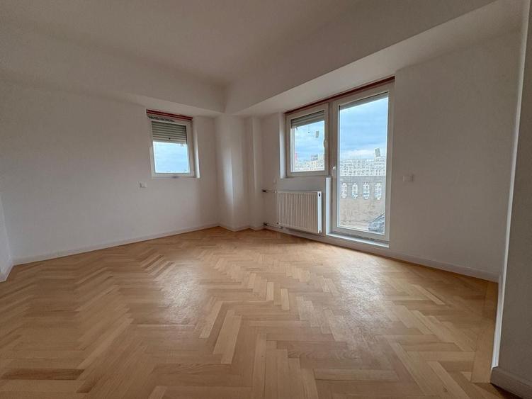 Ultracentral Unirii | 4 Camere Spațios cu Vedere la Parc | Bloc 1989 - 1