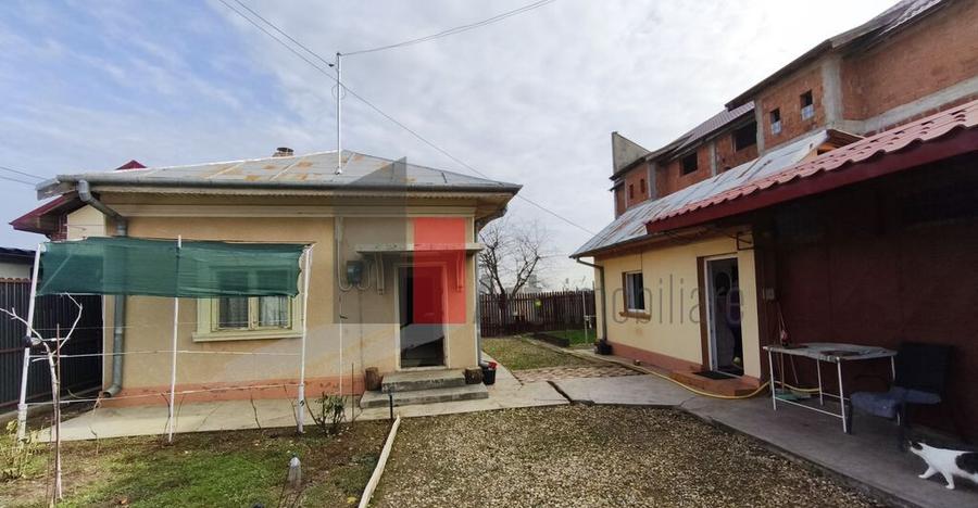 Casa curte cu teren 1600 mp Manolache - 1