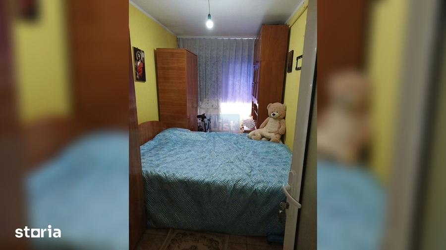 Apartament cu 4 camere decomandat în Micro 40