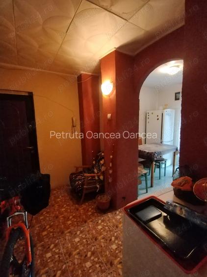 Vand apartament cu 4 camere Vand apartament cu 4 camere