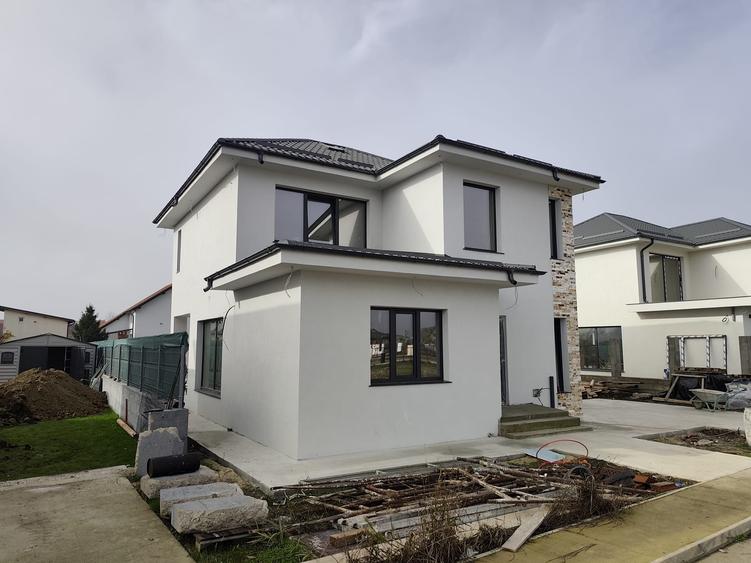 FARA COMISIOANE  in COMPLEXUL Rudem Gulia casa P+1 pod 2 placi 3 bai LA CHEIE - 4