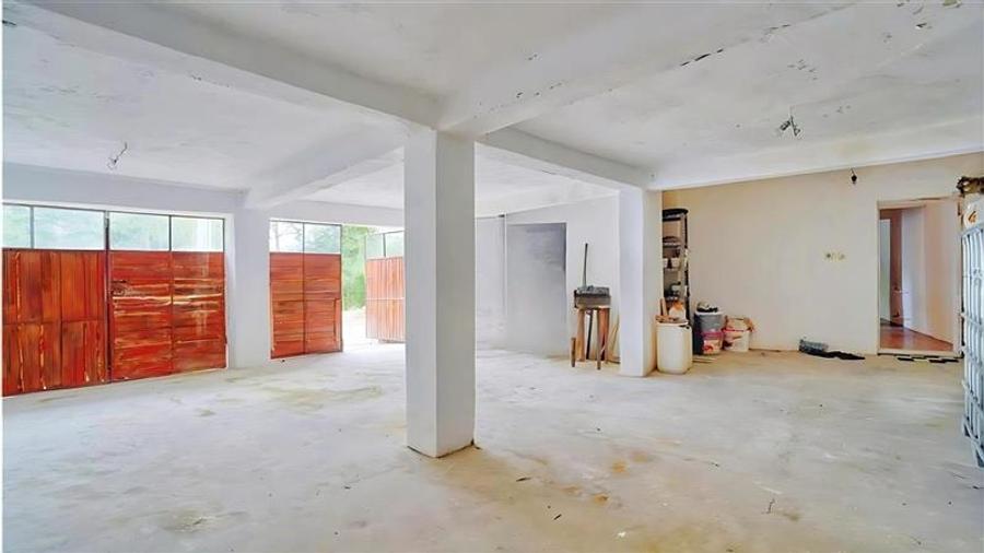 Intimitate si spatiu desfasurat intr - o locatie inconjurata de peste 1.600 mp t - 12