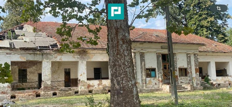 Conac nobiliar de secol XIX cu 8 camere în Maciova - 1