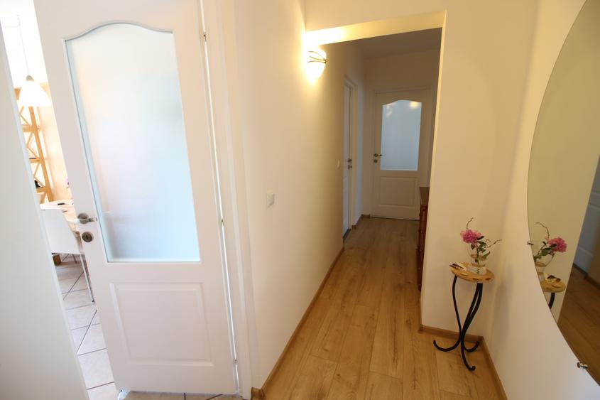 Apartament 4 camere, 85 mp, zona Piața Centrală, bloc 1994, acoperiș tip pod - 1