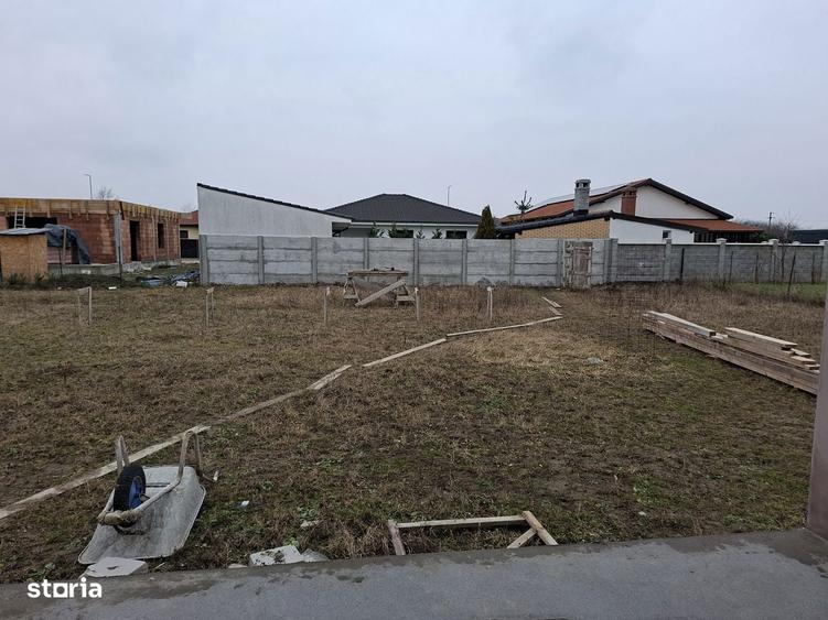 Casa Martinesti cu 3 camere+living, parcare acoperita si teren 450mp. - 1