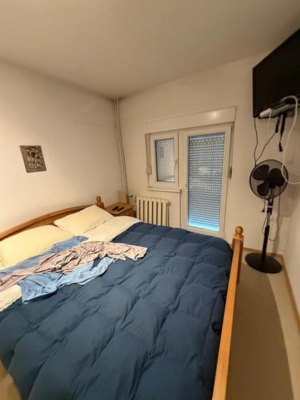 Apartament cu 3 camere semidecomandat, mobilat în Bucovina
