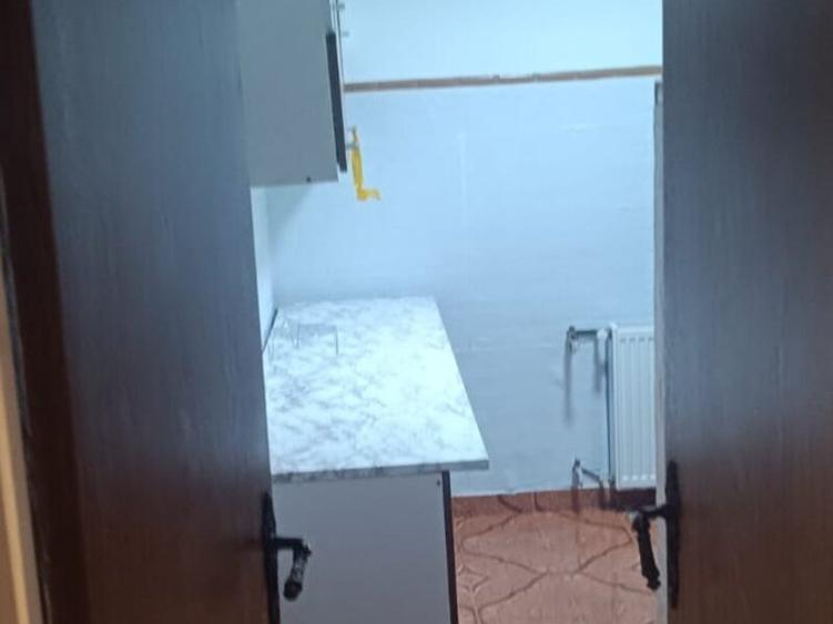Drumul Taberei Mall Plaza Piata Moghioros, str. Brasov, bloc tip P decomandat et - 6