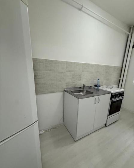 Garsoniera decomandata, 29,4 mp, zona 1 Mai - 6