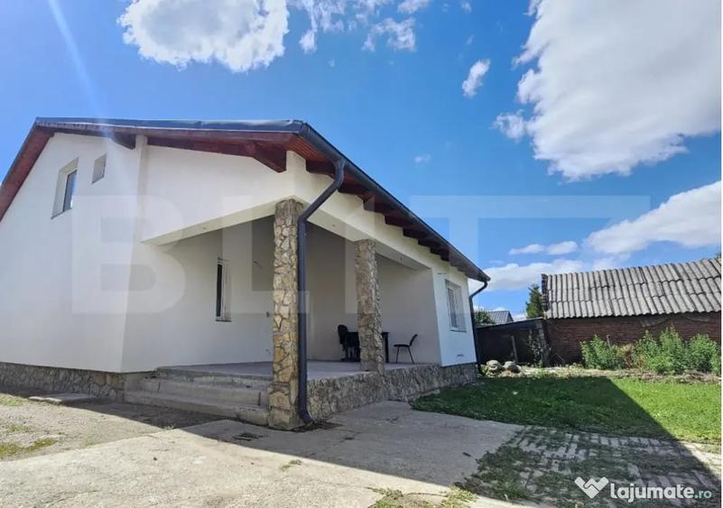 Casă cu 5 camere cu Teren 1000 Mp în Vetiș