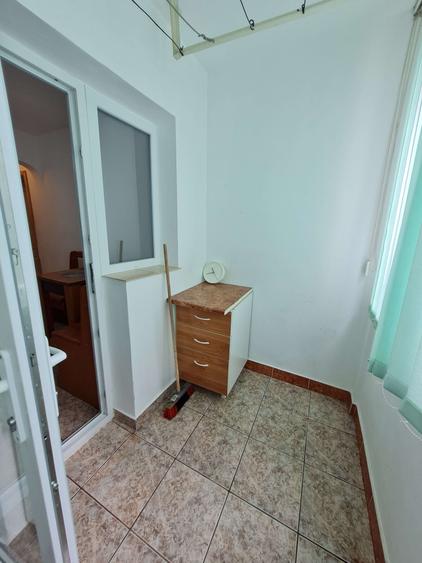 Se închiriază apartament cu 1 cameră, model clasic decomandat, 35 mp - 10