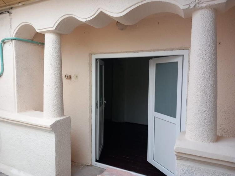 Casa  3 camere caramida  Rahova utilitati,acte pregatite,vecini civilizati - 9