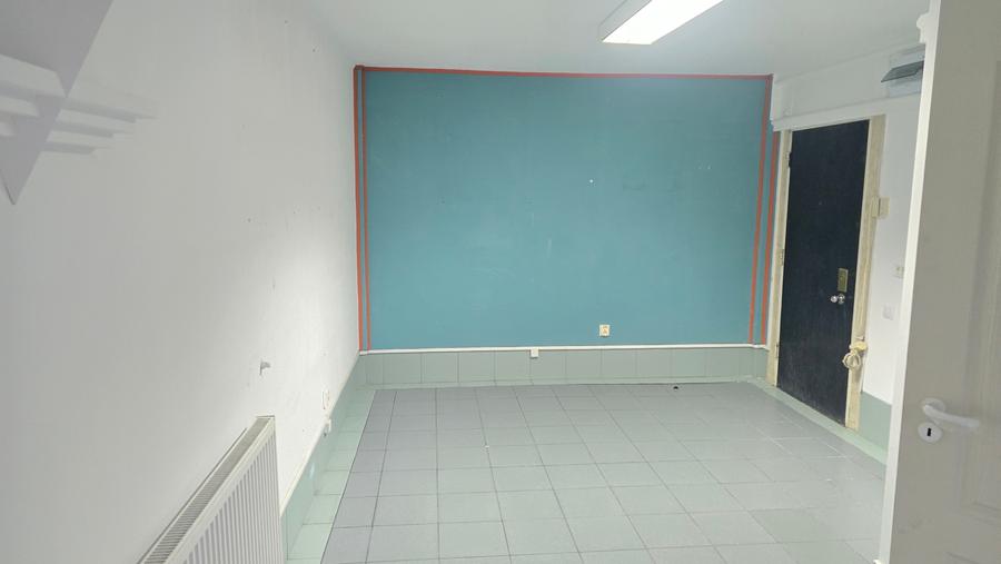 Inchiriez spatiu in Deva, zona Spitalul Judetean, suprafata utila  20 mp - 3