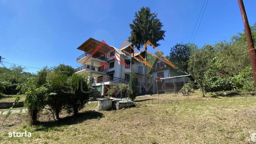 Vila de vanzare, teren 3100 mp, 7 camere, 6 grupuri sanitare, 3 CT, an - 5
