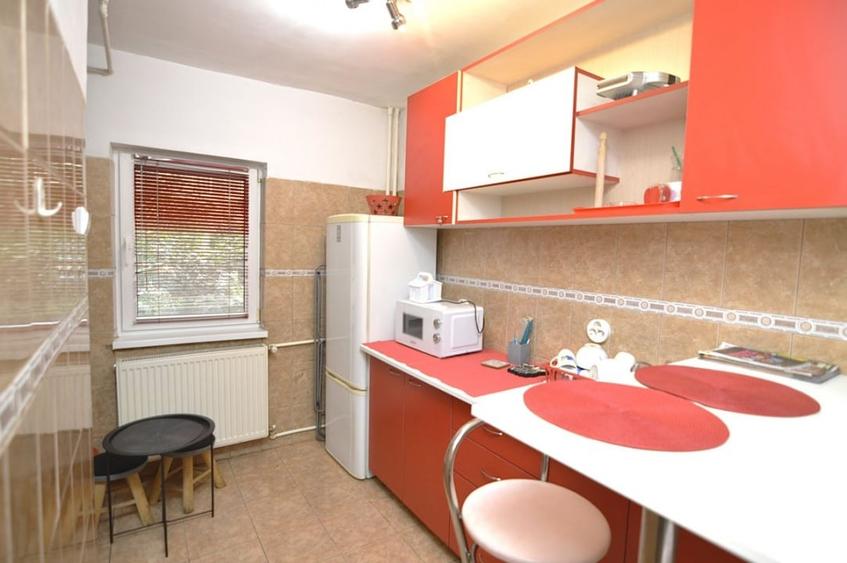 Garsonieră decomandată, mobilată în Vitan